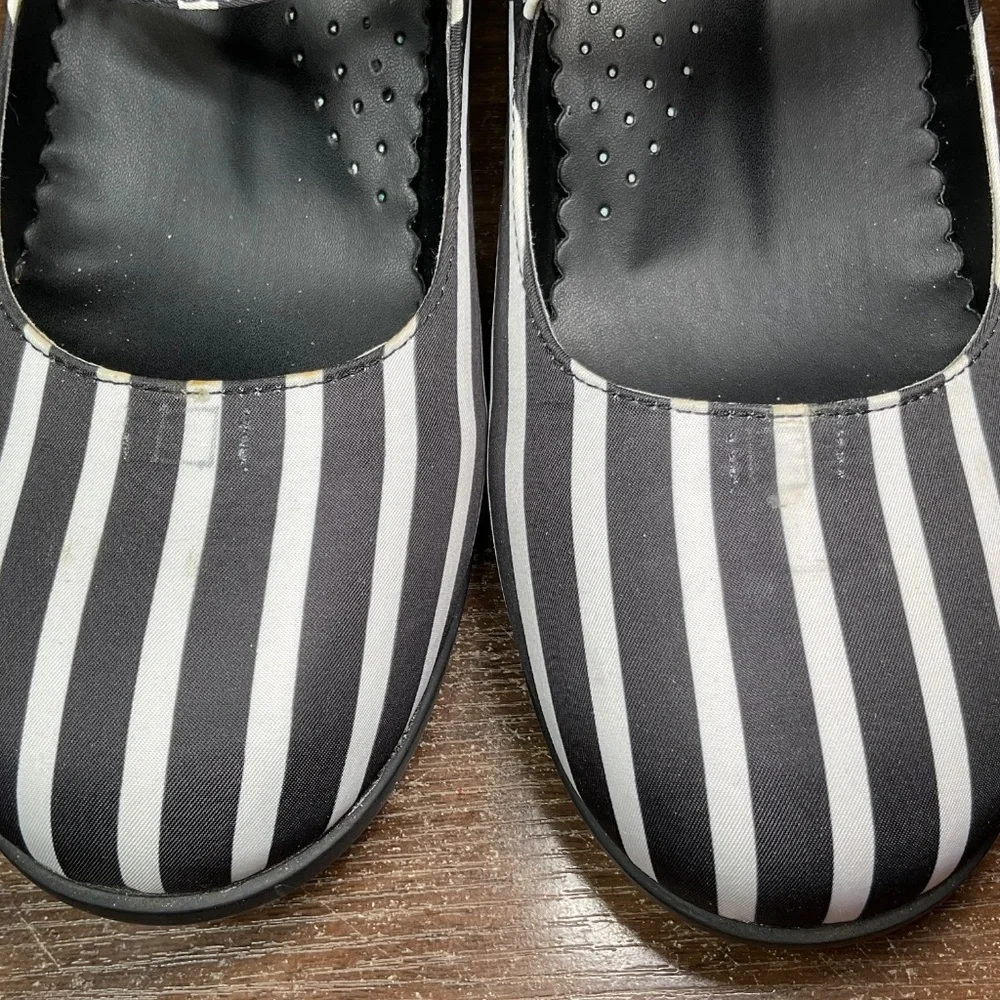 Hot Chocolate Design poison striped mid heels, Us11/HCD41 REMOVED ACCESSORIES - Picture 2 of 14